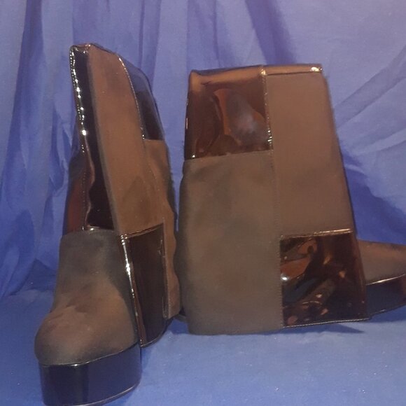 WITCHED OUT  KNEE HIGH BOOTS - Picture 6 of 6